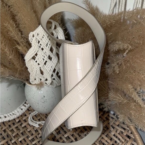 JW Pei Croc Embossed Mini Shoulder Bag Cream Vegan Leather Gold Hardware - Picture 7 of 13